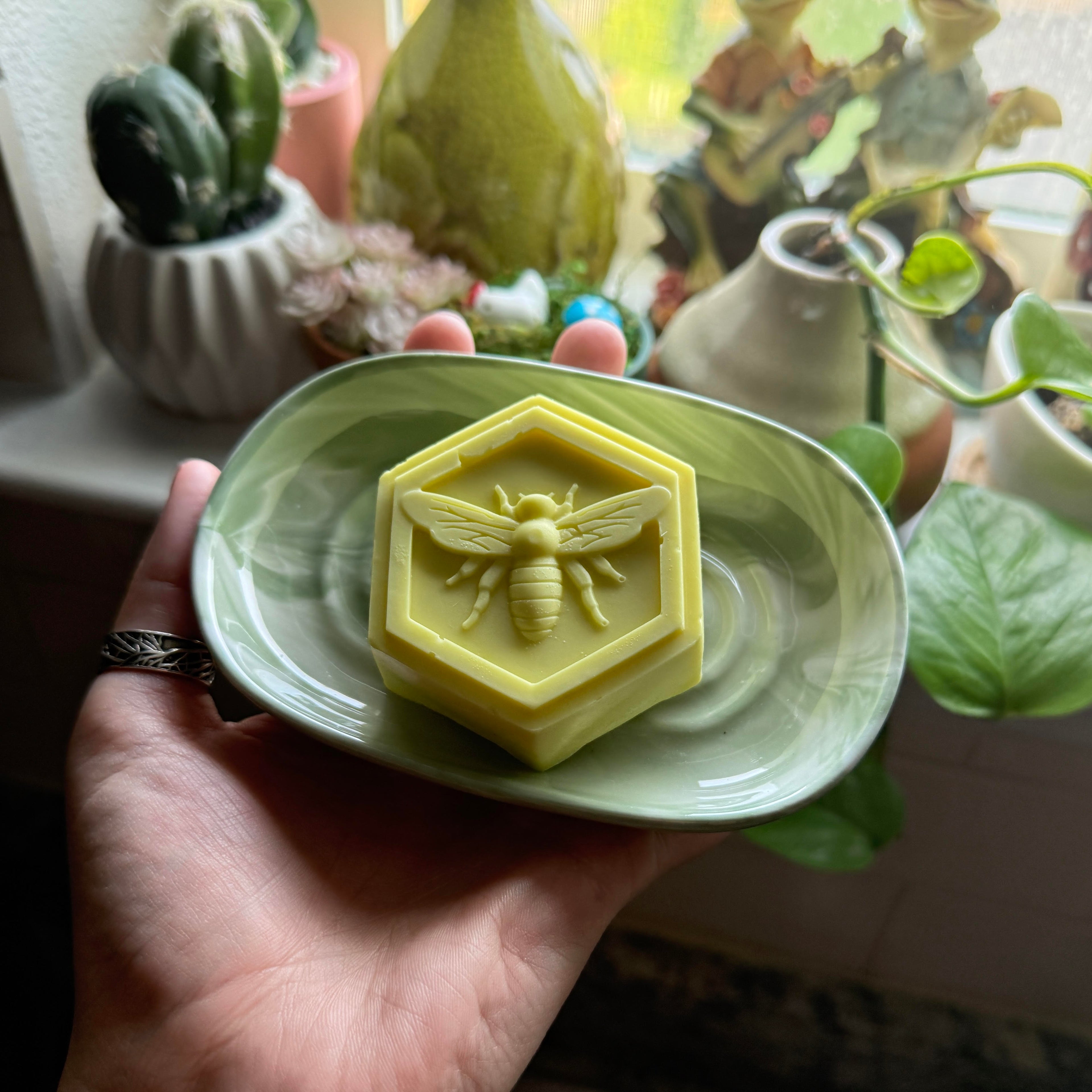 Honeybee Goat Milk Bar Soap - 4oz